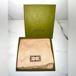 Gucci wallet dust bag and box brand new!